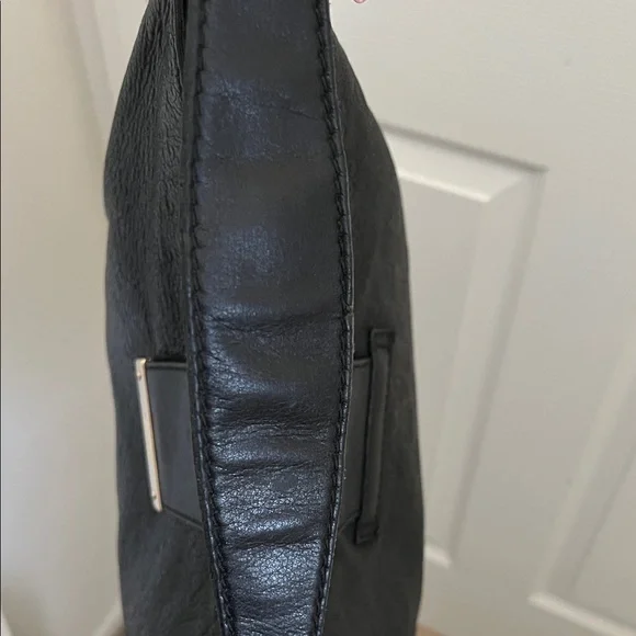💎AUTHENTIC GUCCI GUCCISSIMA LARGE BLACK LEATHER BAG WITH GOLD HARDWARE💎 - Picture 11 of 14